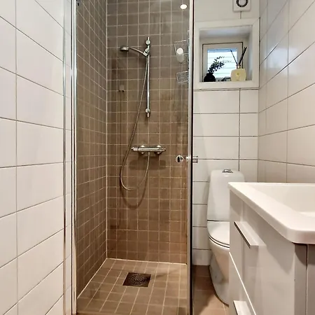 Prime Location Amazing King Bed Colorful Oasis Bergen