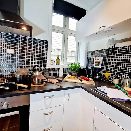 Prime Location Amazing King Bed Colorful Oasis * Bergen