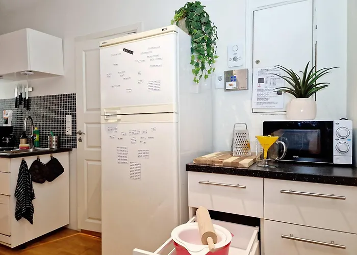 Prime Location Amazing King Bed Colorful Oasis *