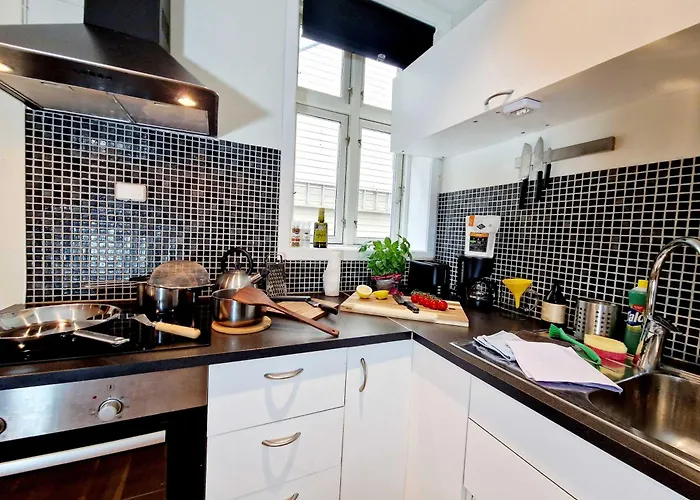 Prime Location Amazing King Bed Colorful Oasis * Bergen